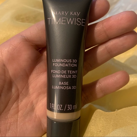 Mary Kay Beige TimeWise® Luminous 3D Foundation